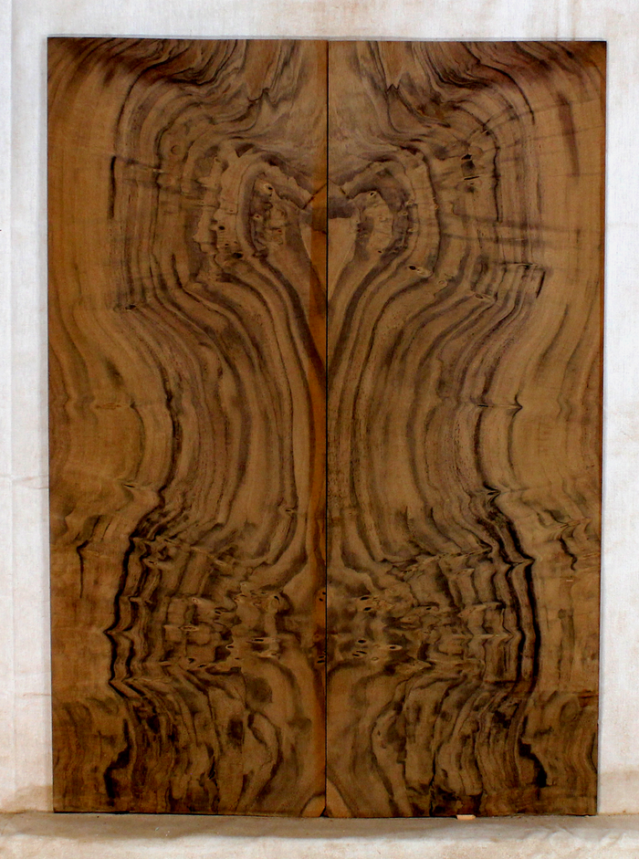 Walnut Guitar Drop Top (BG70)
