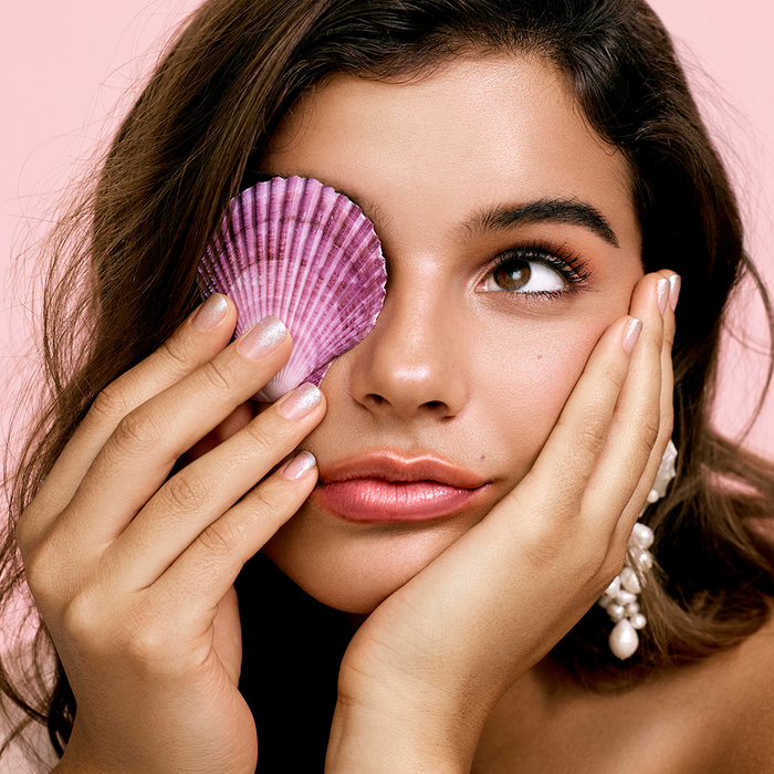 World's Your Oyster Babe Iridescent Nail Polish